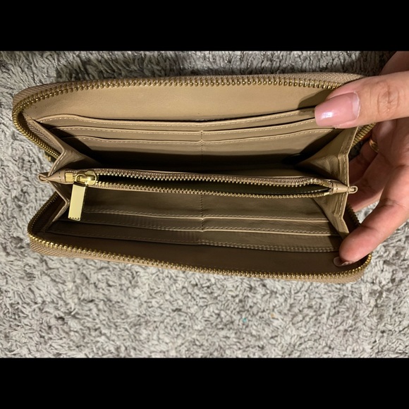 Tory Burch Wallet - Picture 2 of 5